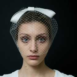 Вуаль белая с бантом сверху