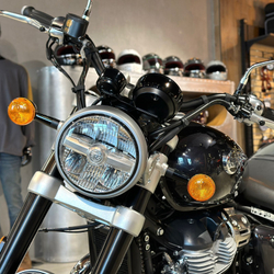 Royal Enfield Super Meteor 650 Interstellar Green (Mid)