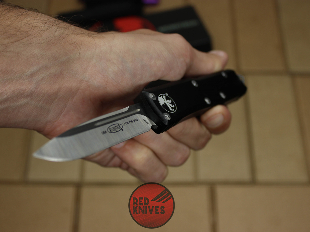 Нож Microtech UTX-85 S/E - черная рукоять, стандартный клинок, сатин + запчасти RK-389