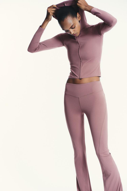 ZARA ТОЛСТОВКА SEAMLESS ИЗ ПОЛИАМИДА, ЦВЕТ МАЛЬВЫ