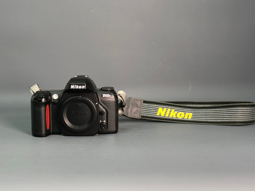 Nikon F65