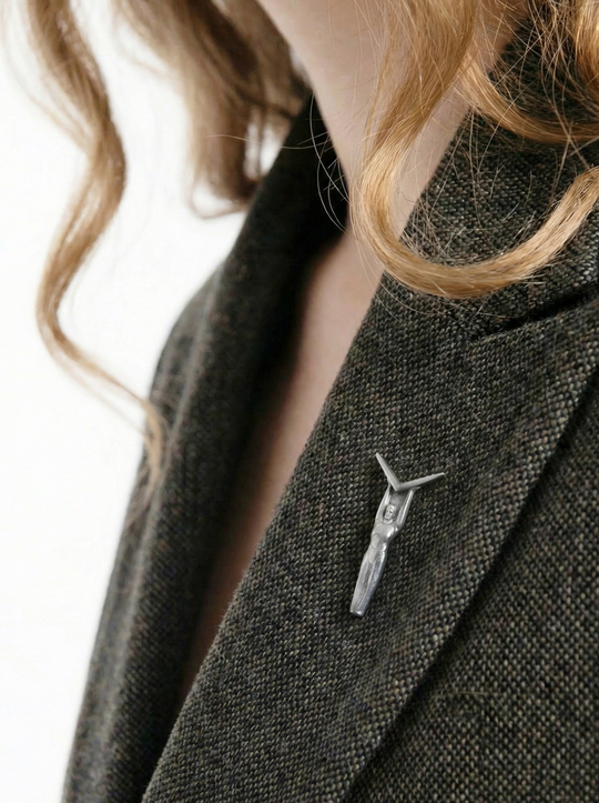 Брошь "Монумент славы"