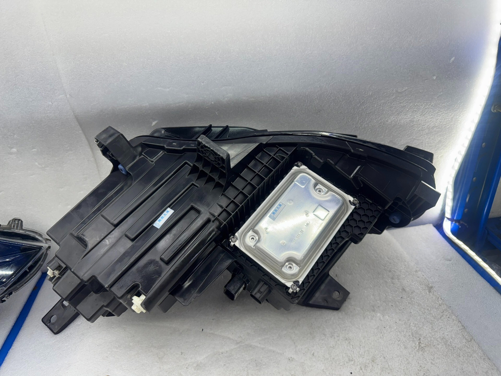Передняя фара LED оригинал для Weltmeister W6