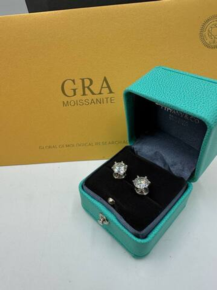 Серьги Tiffany & Co. 0,6 мм