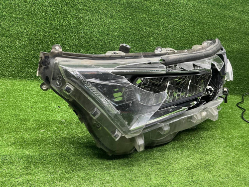 Битая Фара левая Toyota RAV4 5 XA50 (18-нв) LED