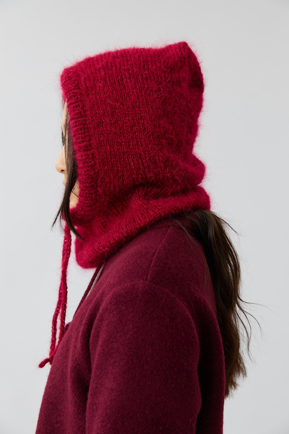 Капор из мохера цвета бордо