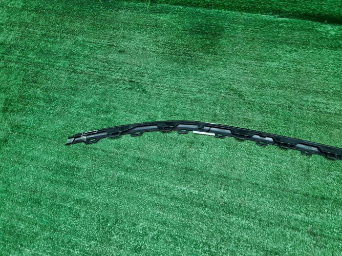 Молдинг переднего бампера VW Tiguan 2 (2020-н.в.)