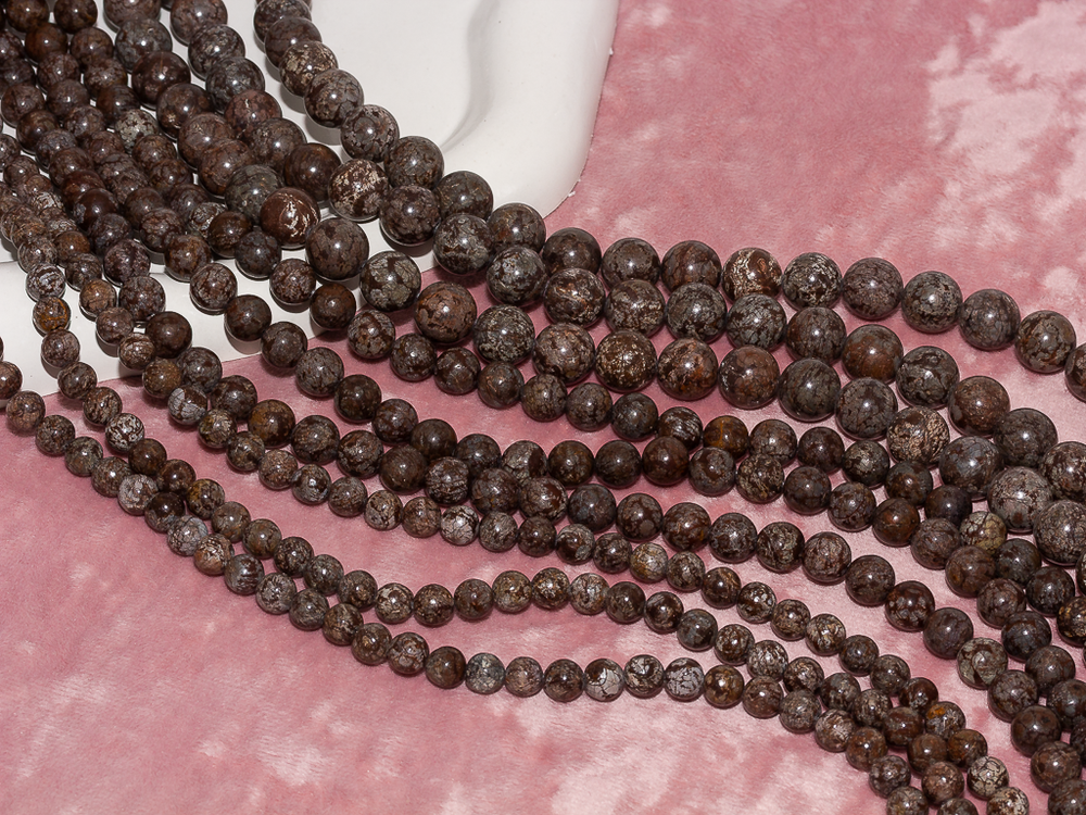 Нить бусин из яшмы 10,5мм