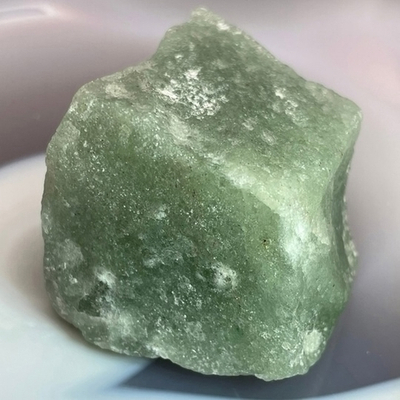 32363  Авантюрин зеленый необработанный 46мм