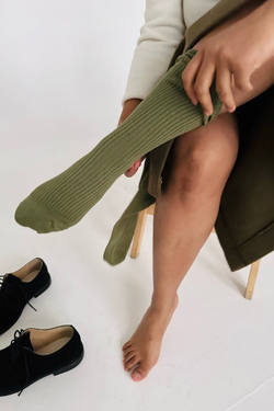 Носки из хлопка травяного цвета