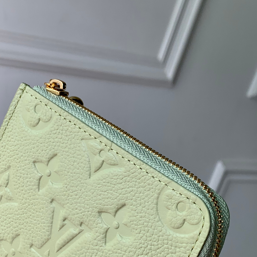 Louis Vuitton Clea Wallet