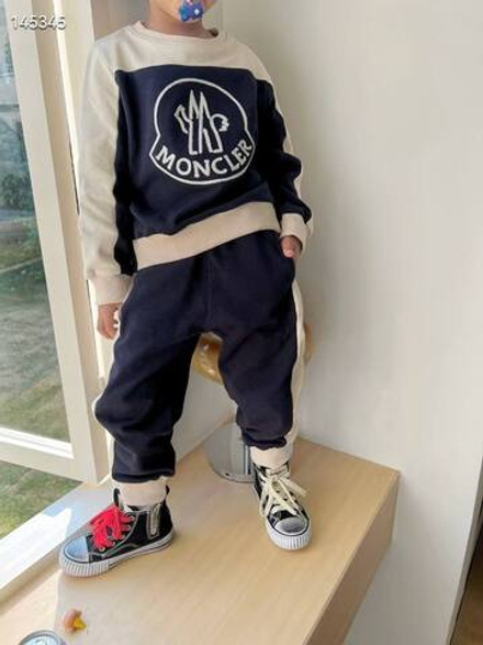 Костюм Moncler