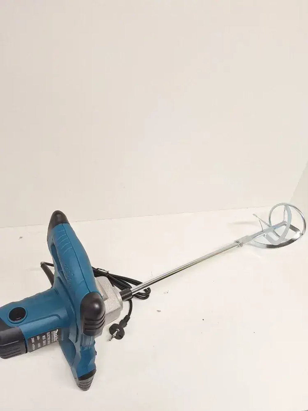 Миксер строительный дрель-миксер Makita 2600Вт