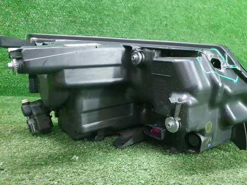 Битая Фара левая Geely Coolray (2019-2023) LED