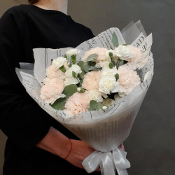 Букет из 11 кружевных гвоздик