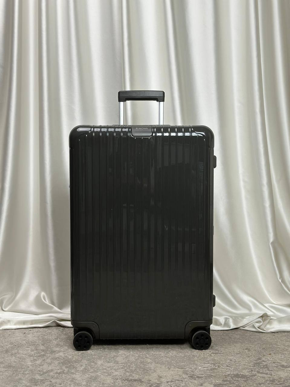 Чемодан Rimowa L, арт. 477563507