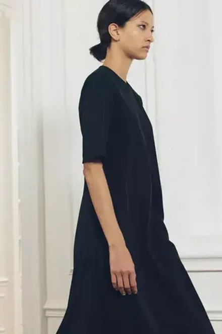 ZARA РАСКЛЕШЕННОЕ ПЛАТЬЕ МИДИ — ZW COLLECTION, ЧЕРНЫЙ
