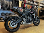 Triumph Trident 660, 2021 черный глянцевый