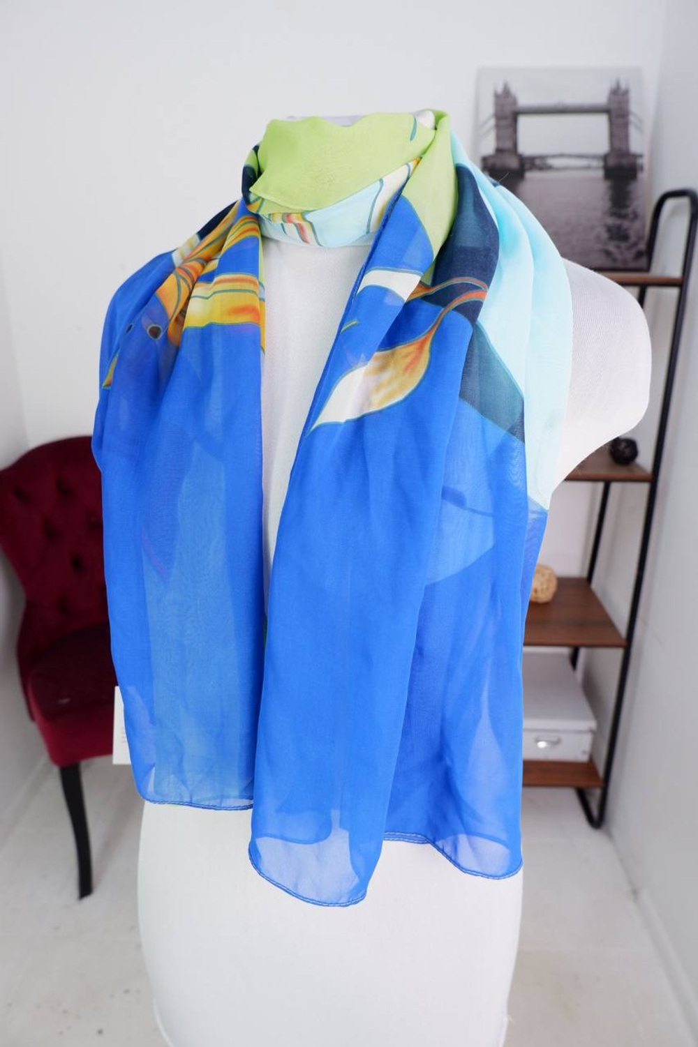 Палантин для акцента в образе