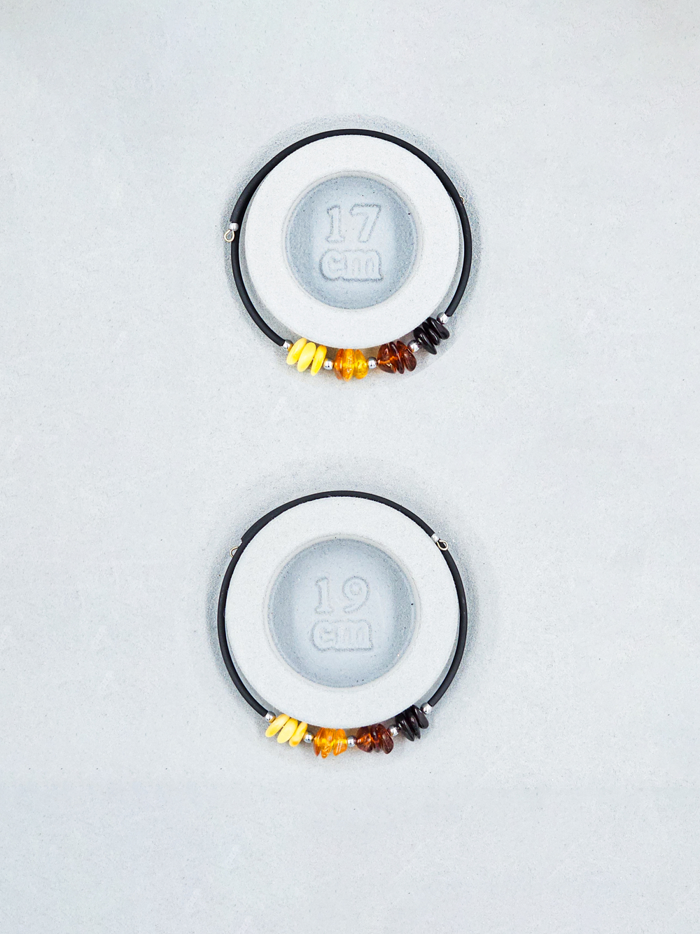 Комплект из чокера и браслета. Натуральный цельный янтарь