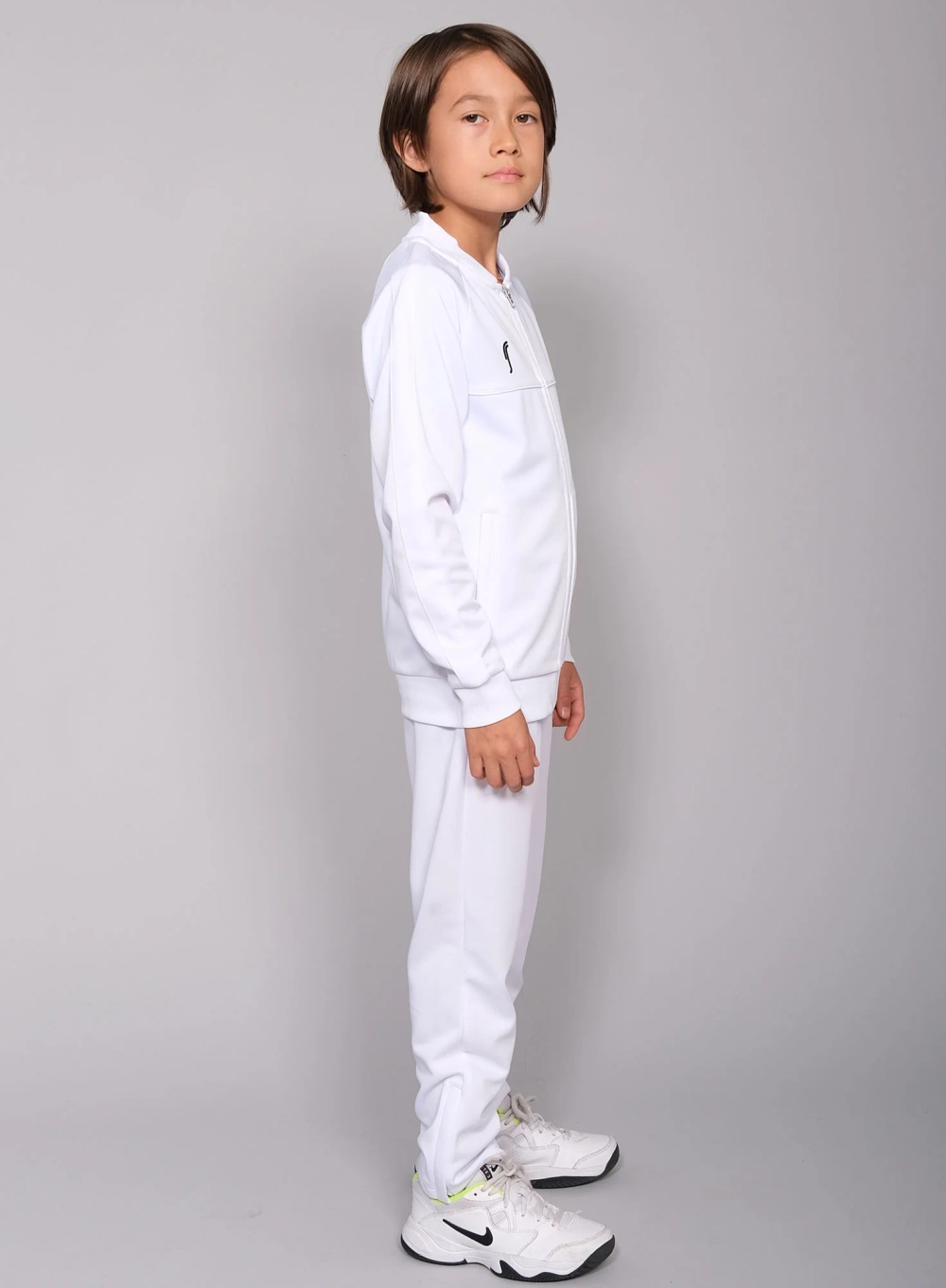 Модель рост 139 см. размер одежды 8-10 см