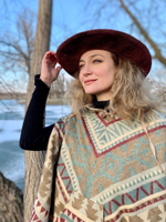 Пончо женское шерстяное с орнаментом