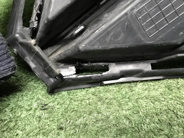 Решетка переднего бампера левая VW Touareg 3 18-23