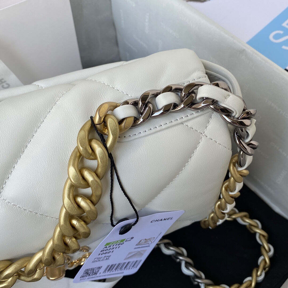 Chanel 19 26 cm