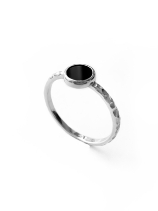 Серебряное узкое кольцо Black с ониксом