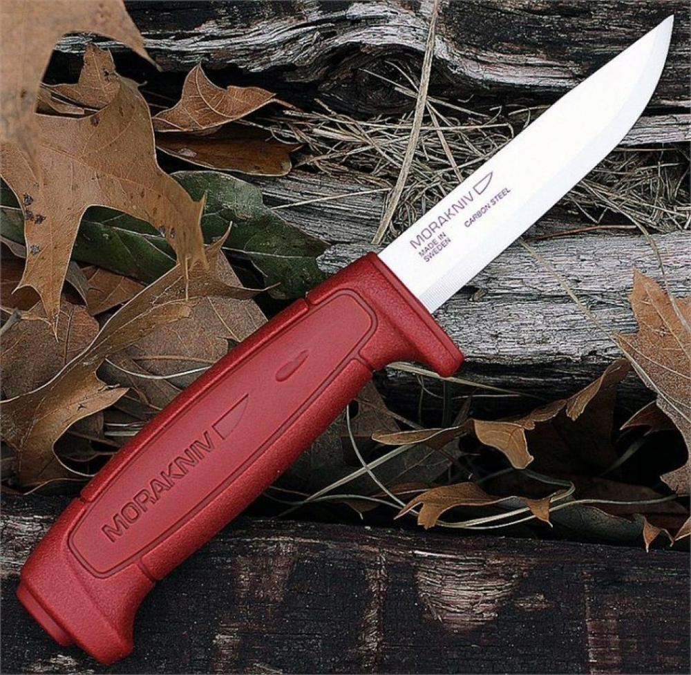 Нож Morakniv Basic углеродистая сталь, ножны, красный