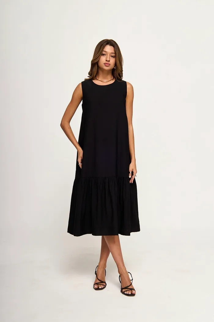 Платье с оборкой из вискозы черного цвета