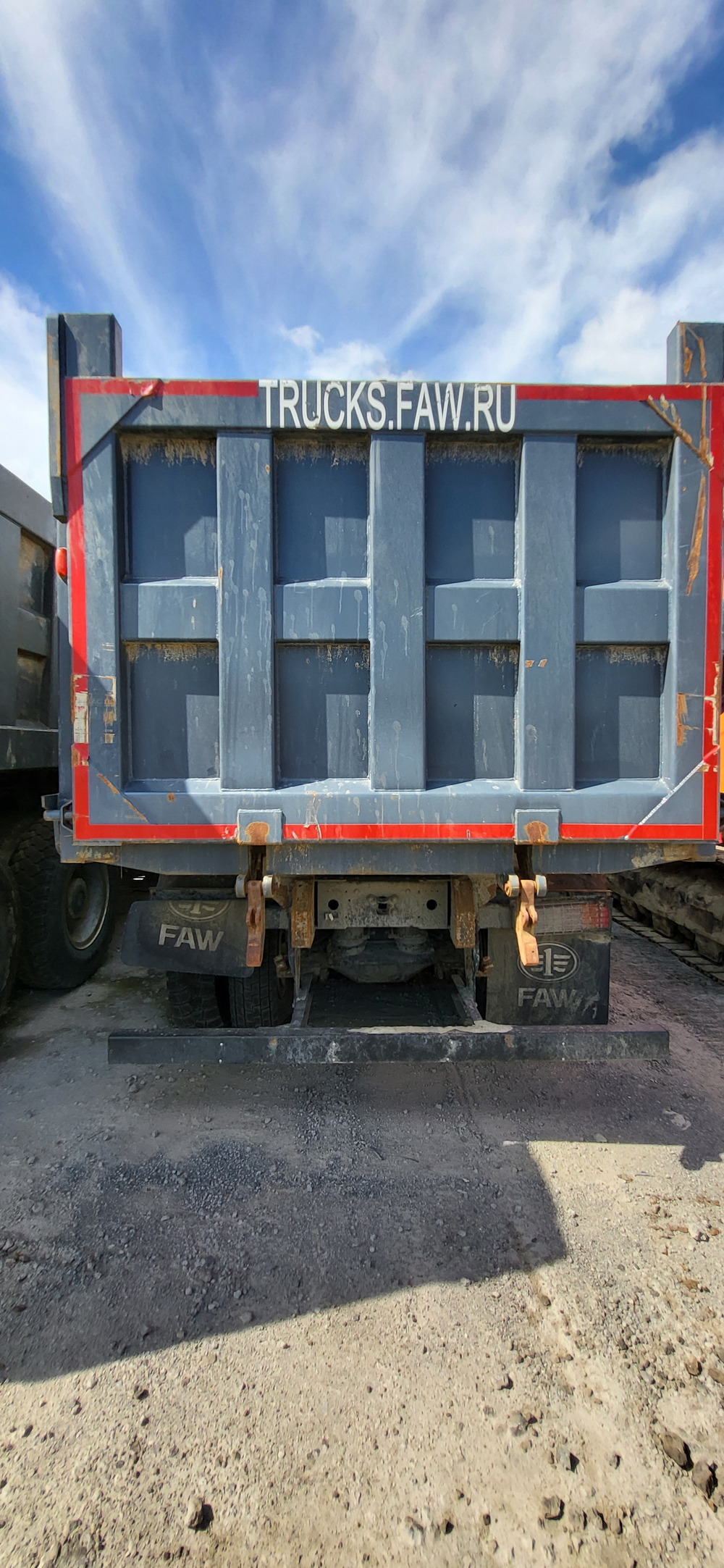 FAW J6 6x6 Самосвал CA3250P66K24L1TE5 (Дизельный, 11,1 л, 420 л.с., МТ)