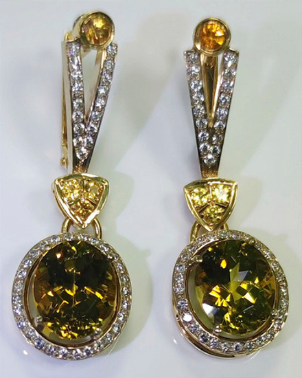 Серьги Эстерелла золото 750, гранат гроссуляр, сапфиры, бриллианты