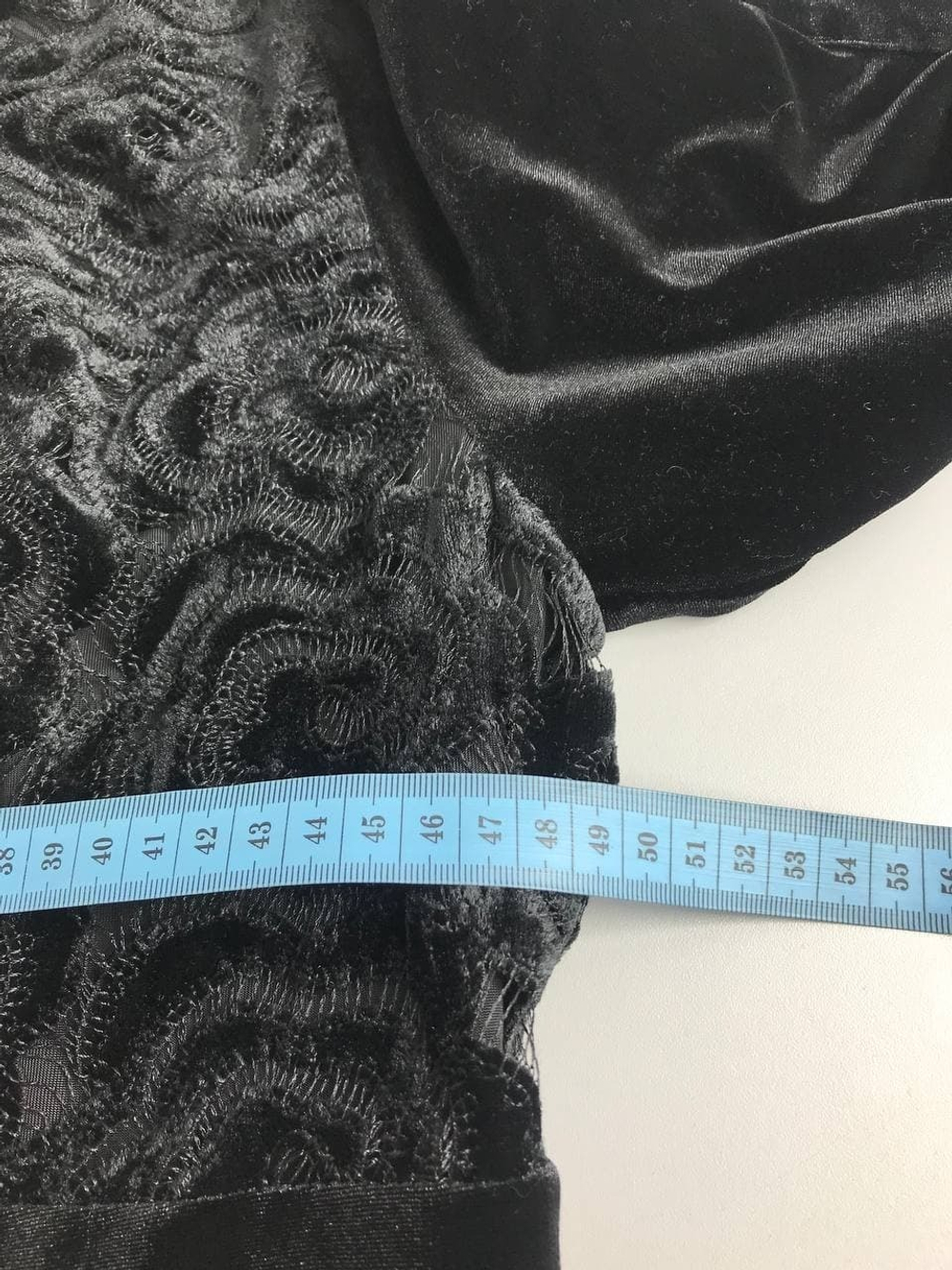 Платье Eleni Viare бархатное с вышивкой 50 размер, новое