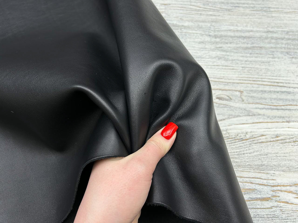 Кожа драпируется, подходит для выворотных сумок Наппа цв. Черный / Nappa Soft Nero, толщ. 1,4-1,6 мм,
