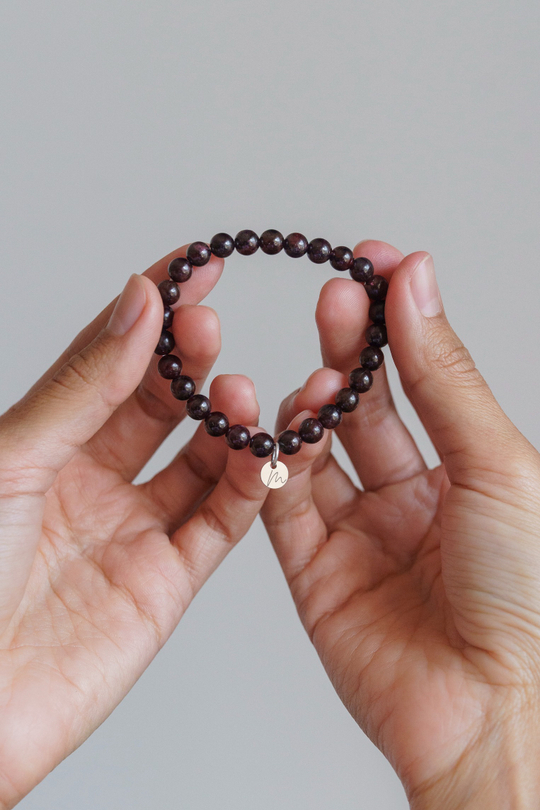 Браслет "Memo about Soulmate" из граната 6 мм с подвеской