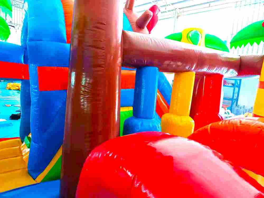 Надувной батут для бизнеса "Корабль Пирата",  размер 7.8х5.5х4.3