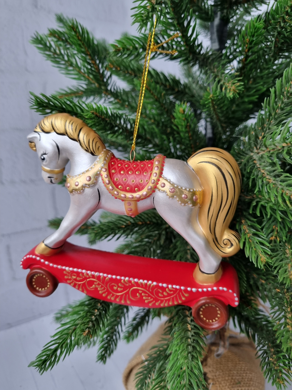 Лошадка Каталка ёлочная игиушка из фарфора