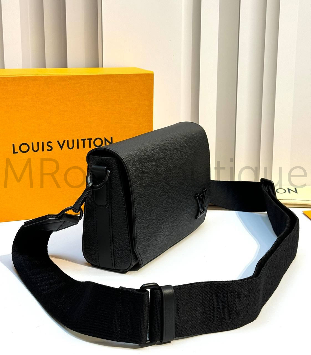 Черная мужская сумка-мессенджер Louis Vuitton Takeoff PM