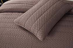 Покрывало 230х250 и 2 наволочки 50х70 Sofi De MarkO Ирма мокко