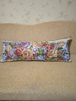 Декоративный гобеленовый чехол Цветы на светлом 34х87