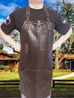 Мужской брутальный кожаный фартук "Бык" коричневый ручной работы на кожаных лямках с фурнитурой в виде головы быка