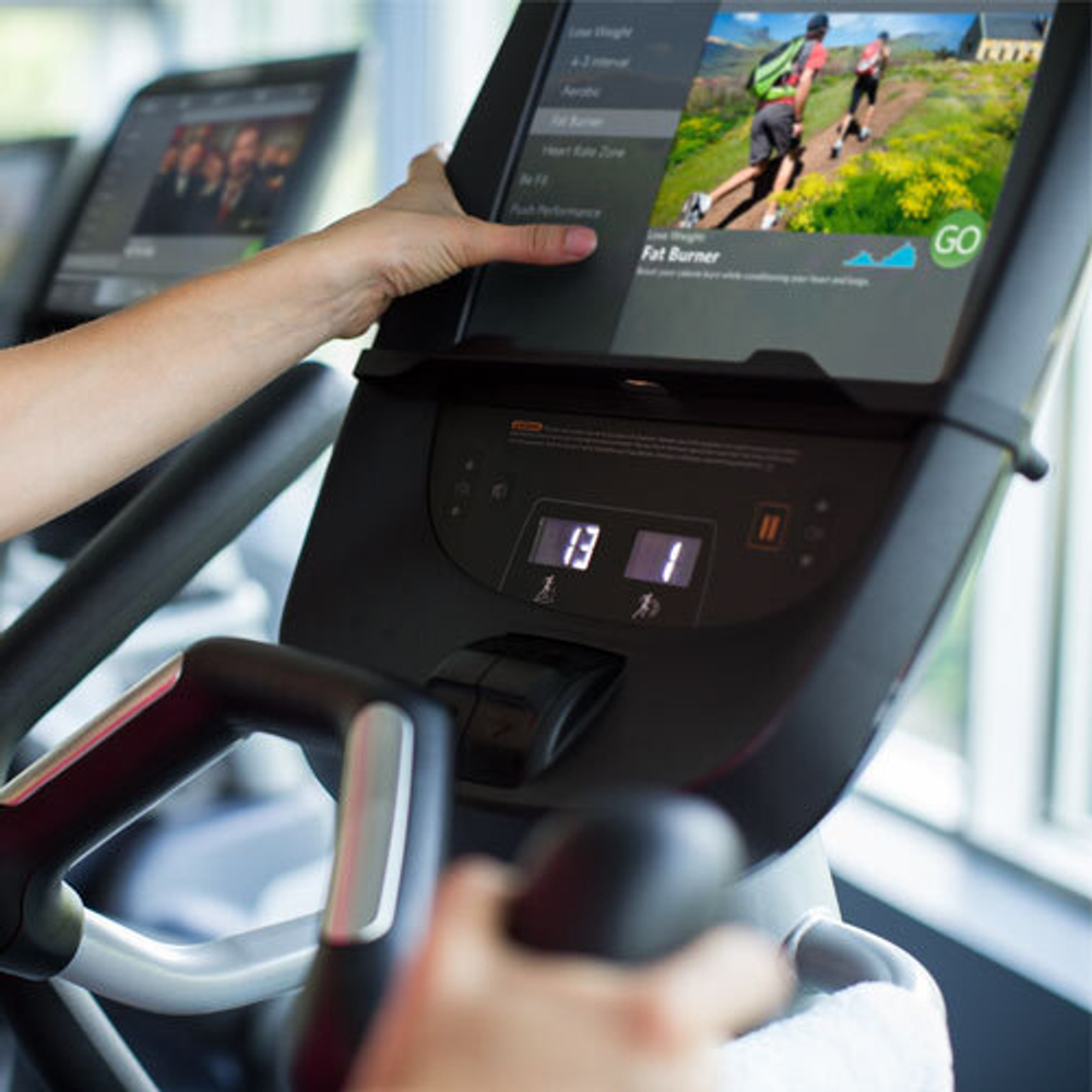 Эллиптический тренажер  PRECOR EFX 885 V2 с консолью P82