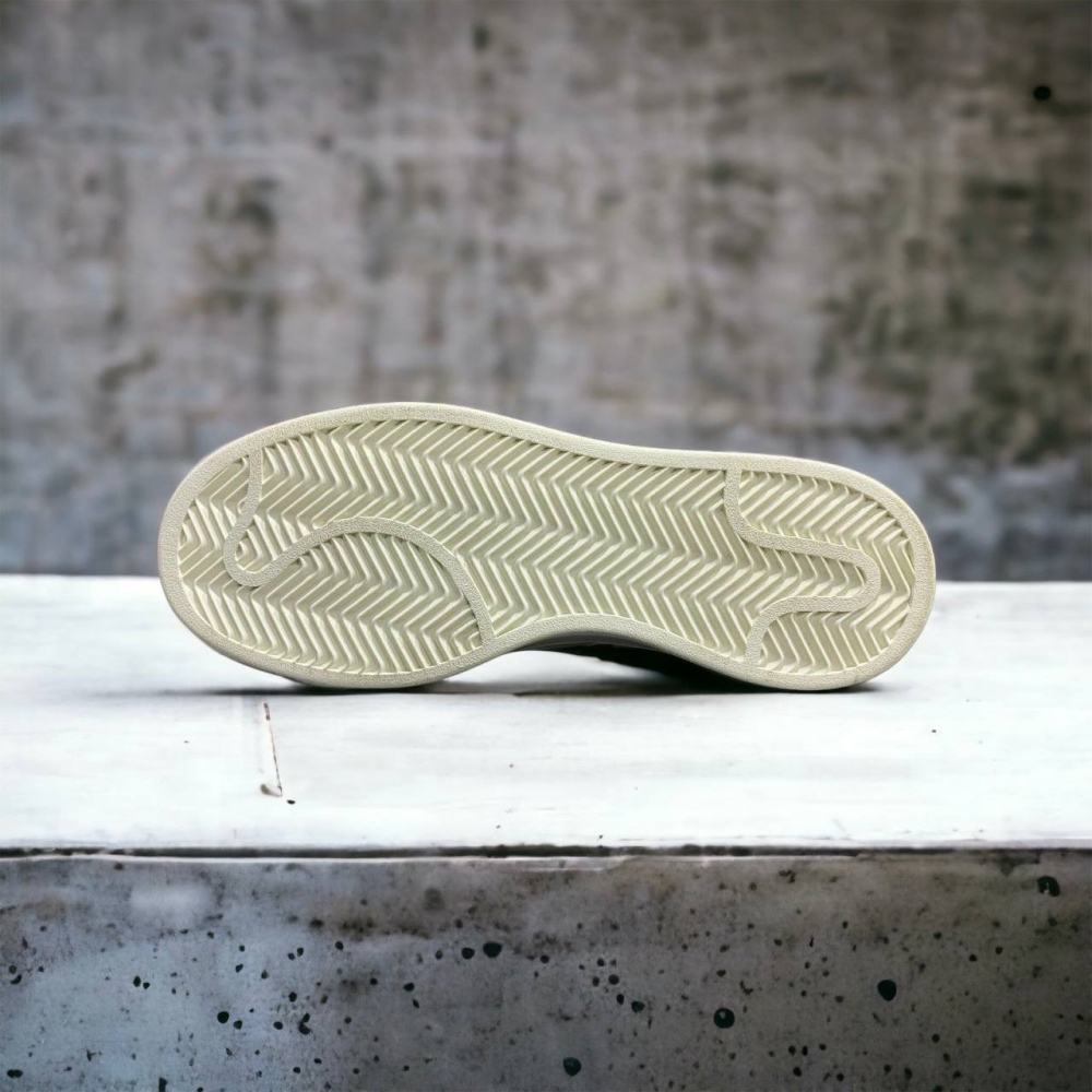 Adidas Campus • Gray