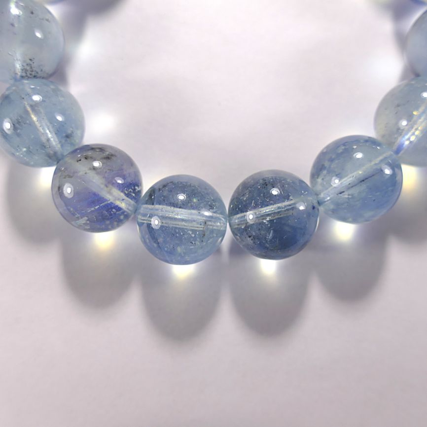 Бусина из аквамарина с графитом облагороженного, шар гладкий 14мм