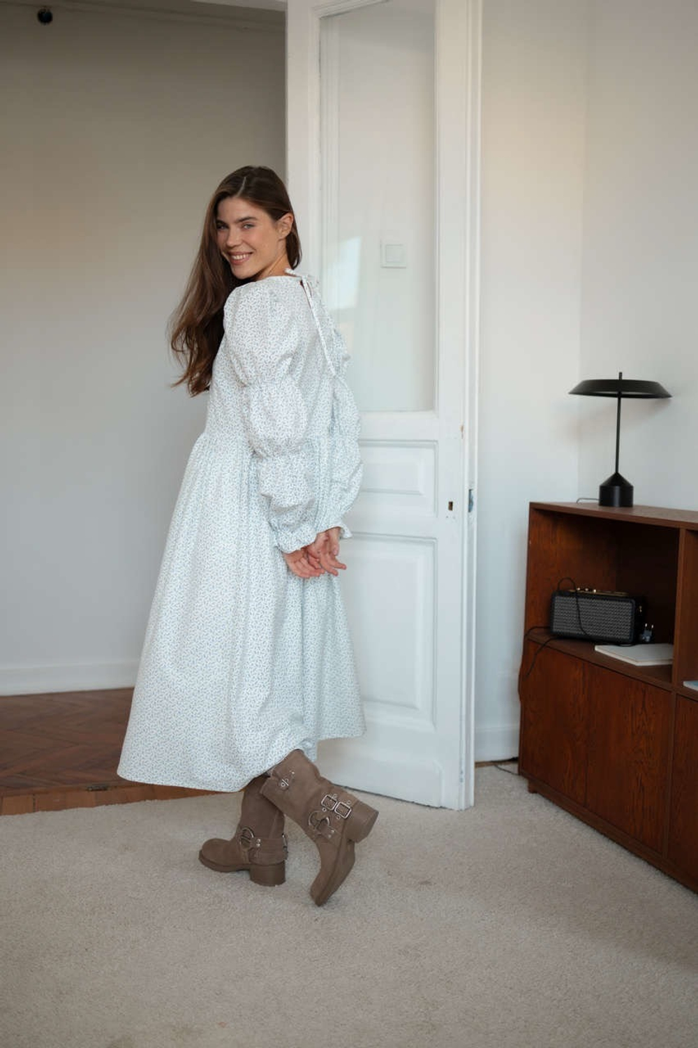 Платье Муза из фланели, Белый с нежными веточками