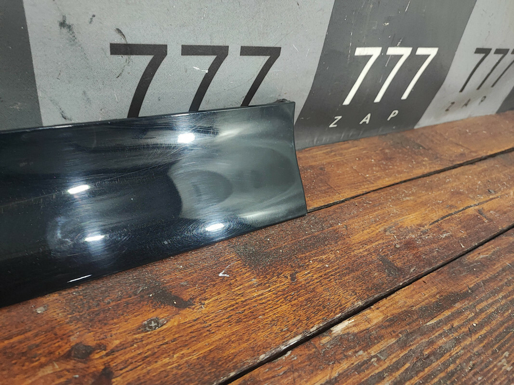 Накладка сдвижной двери левой Kia Carnival 4 (KA4) 20-нв Б/У Оригинал 83908R0100