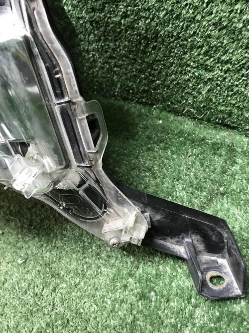 Фара правая Toyota Land Cruiser 200 (2015-2021) LED