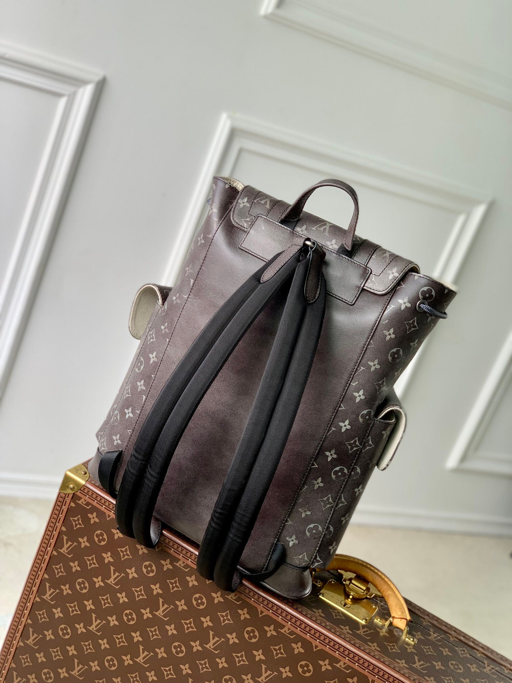 Louis Vuitton Christopher MM