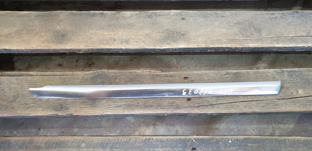 Накладка стекла заднего правого Mercedes GLC (X253) 15-нв Б/У Оригинал A2536700222